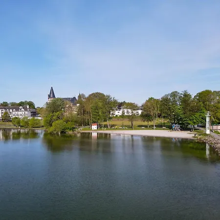 Mit Seeblick - 950 M Zum Hundestrand - Wiesengefluester Apartment Klink