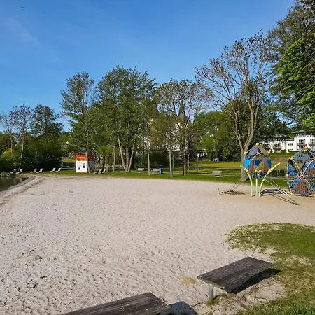 Mit Seeblick - 950 M Zum Hundestrand - Wiesengefluester Appartement Klink