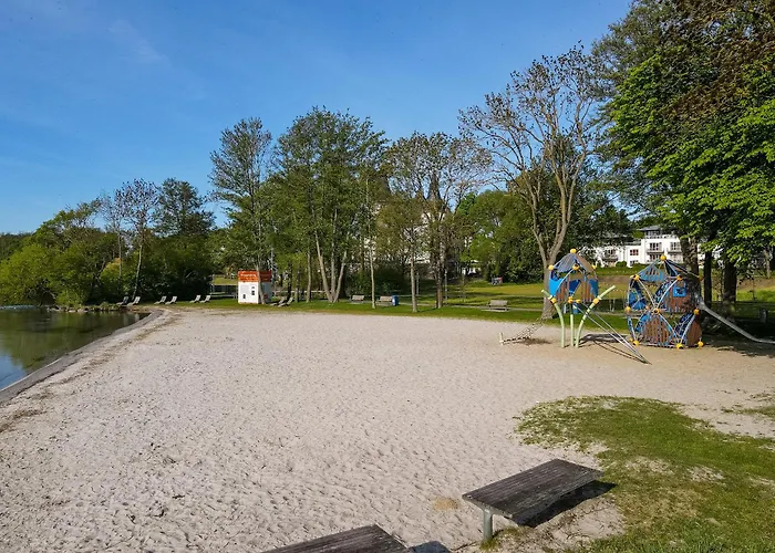 Mit Seeblick - 950 M Zum Hundestrand - Wiesengefluester Appartement Klink